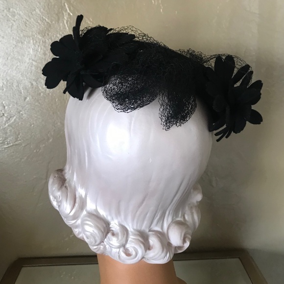 STYLISH 1940s TILT FELT HAT WITH FELT FLOWERS AND VEILING main image 8